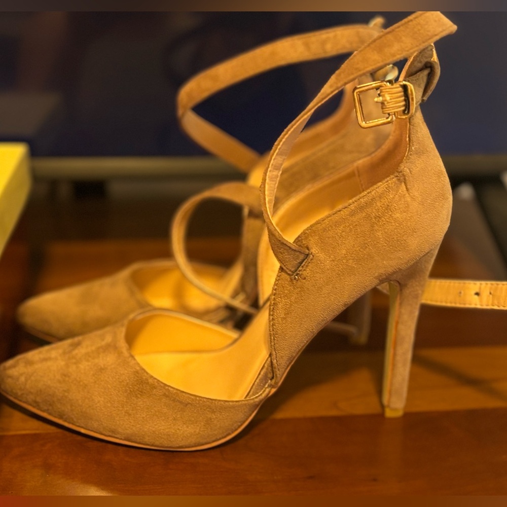 Elegant Tan Women's Heels